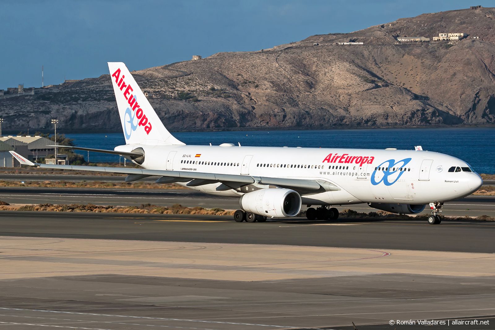 EC-LVL (461) 2002 Airbus A330-243