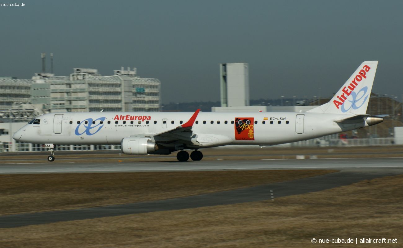 EC-LKM (cn 19000425) Embraer 190-200LR