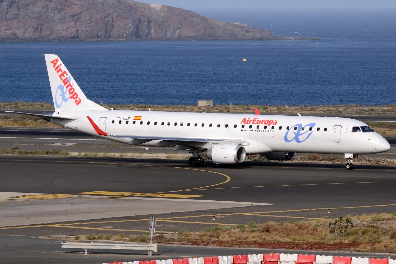 EC-LLR (cn 19000452) Embraer 190-200LR