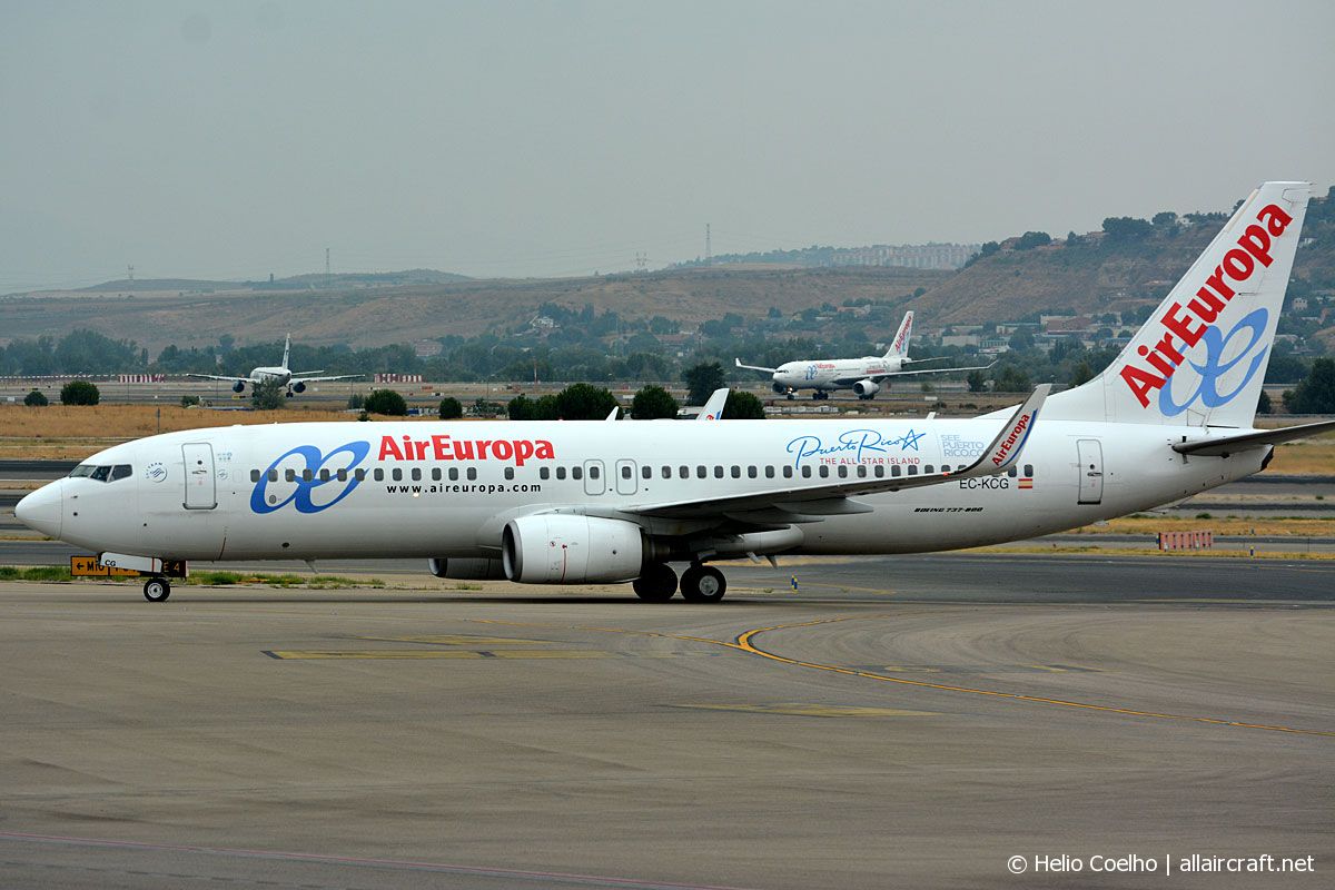 EC-KCG (33981) 2007 Boeing 737-85P(WL)
