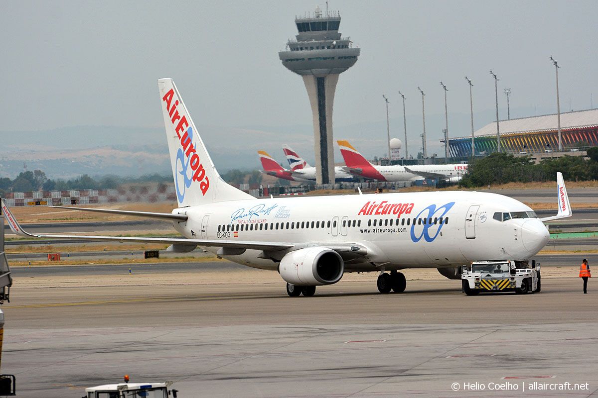 EC-KCG (33981) 2007 Boeing 737-85P(WL)