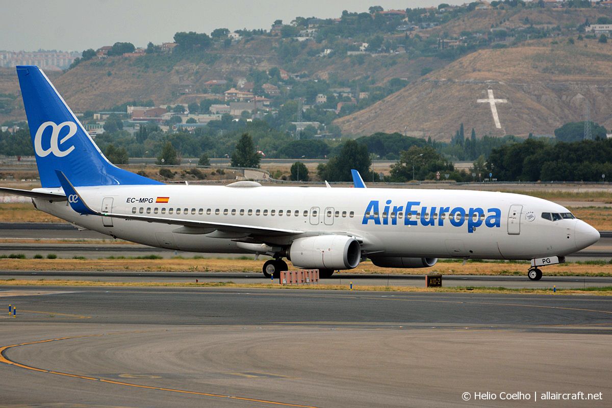 EC-MPG (60586) 2017 Boeing 737-85P WL