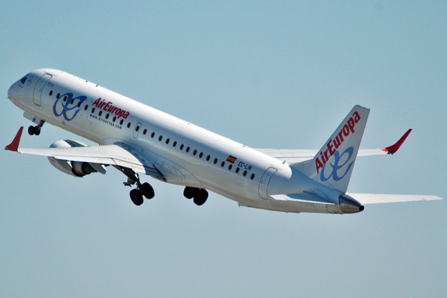 EC-LIN (cn 19000401) Embraer 190-200LR