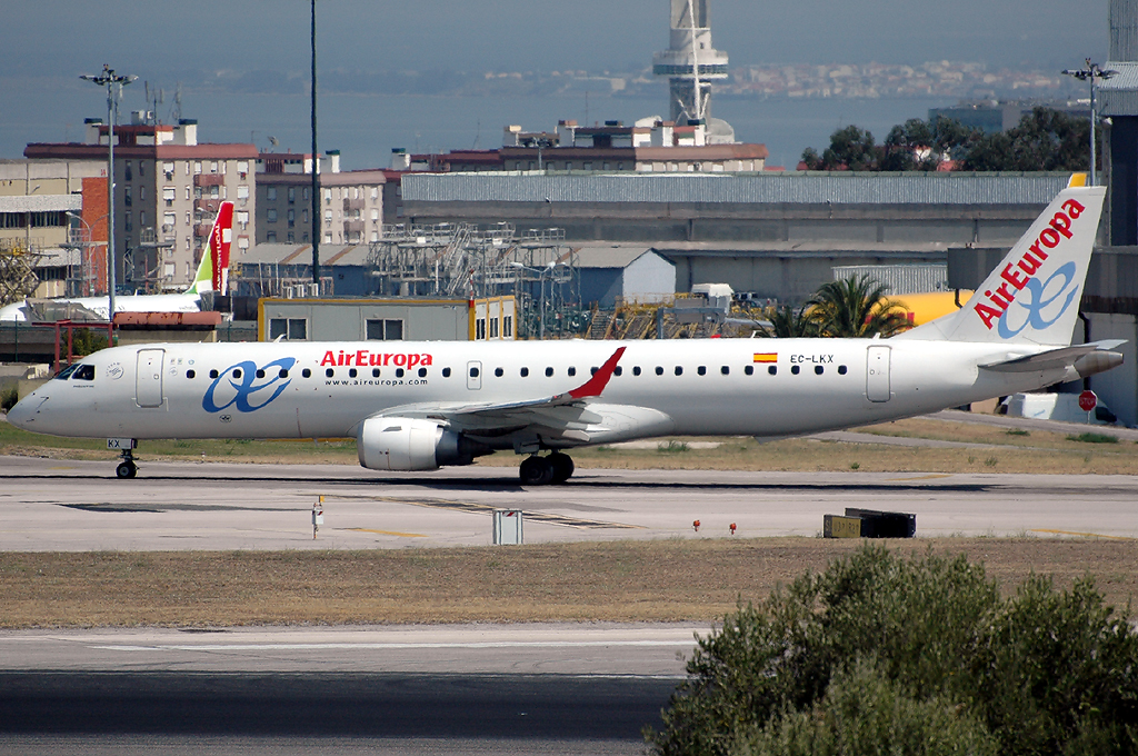 EC-LKX (cn 19000437) Embraer 190-200LR