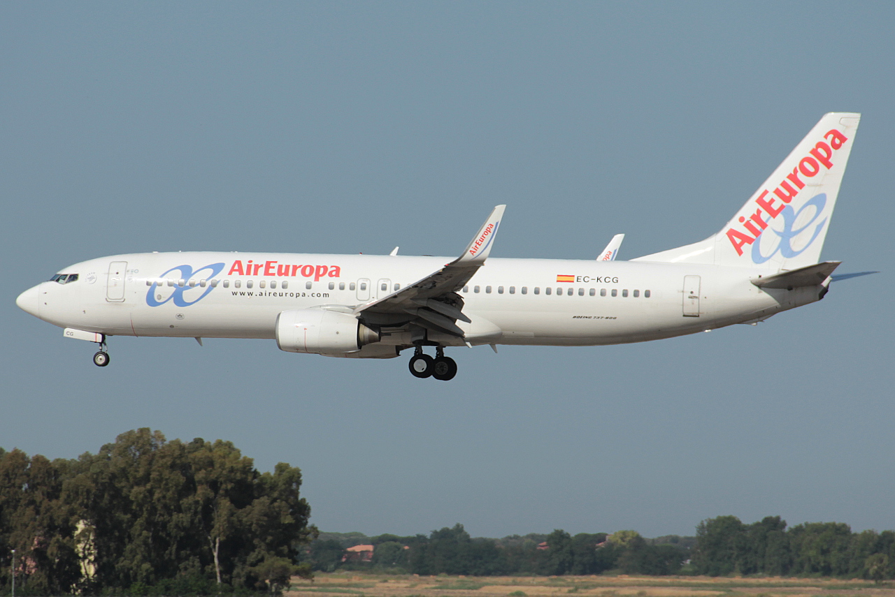 EC-KCG (33981) 2007 Boeing 737-85P(WL)
