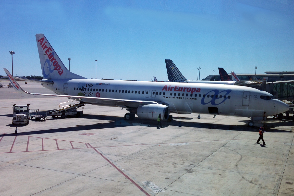 EC-JAP (33971) 2004 Boeing 737-85P(WL)