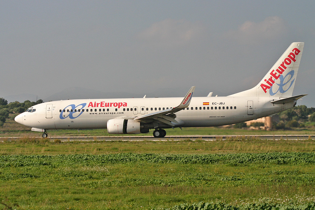 EC-JBJ (cn 33972) Boeing 737-85P