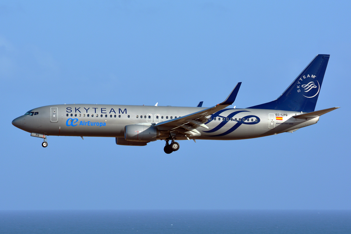 EC-LPQ (35496) 2012 Boeing 737-85P WL