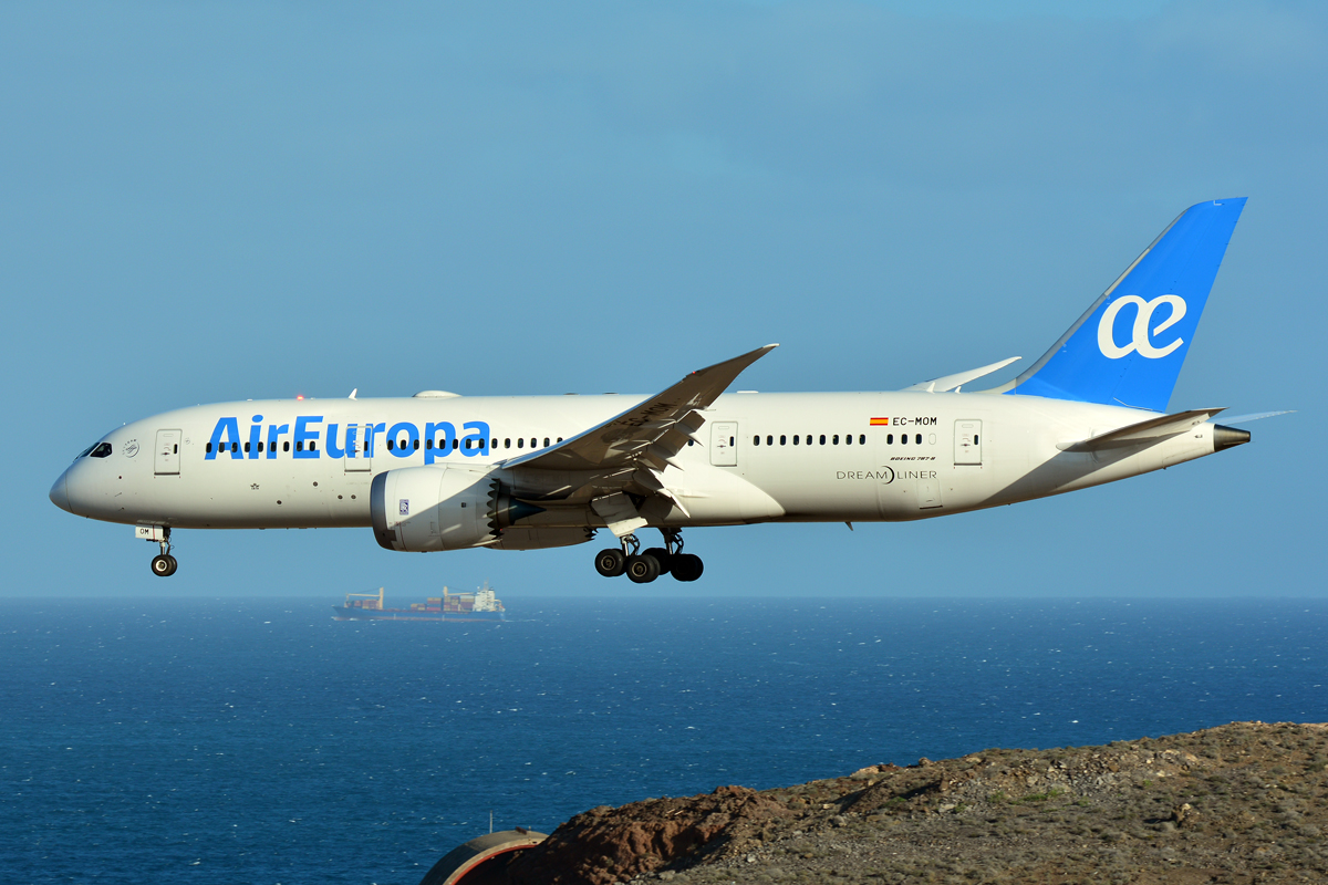 EC-MOM (36419) 2017 Boeing 787-8 Dreamliner