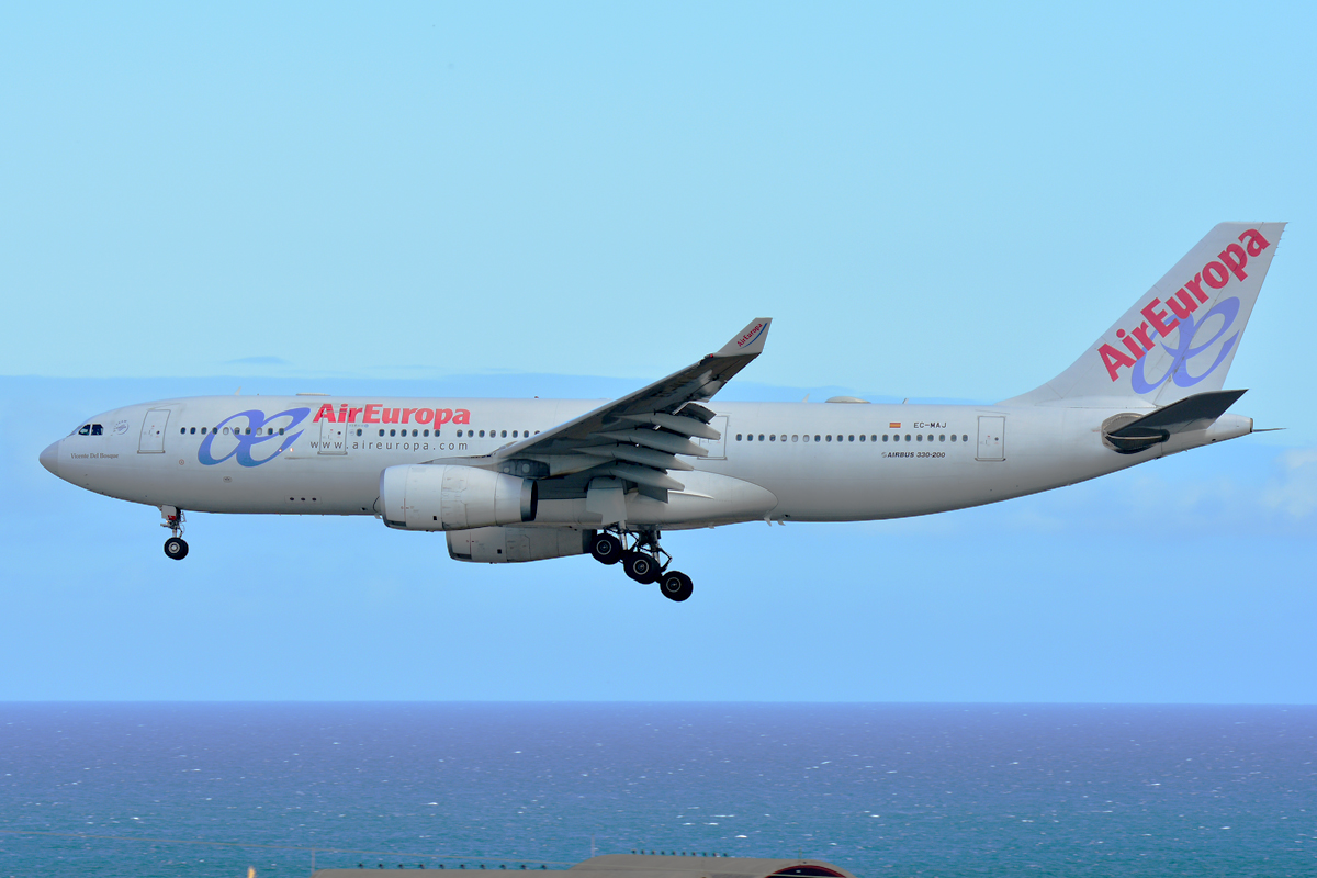 EC-MAJ (992) 2009 Airbus A330-243