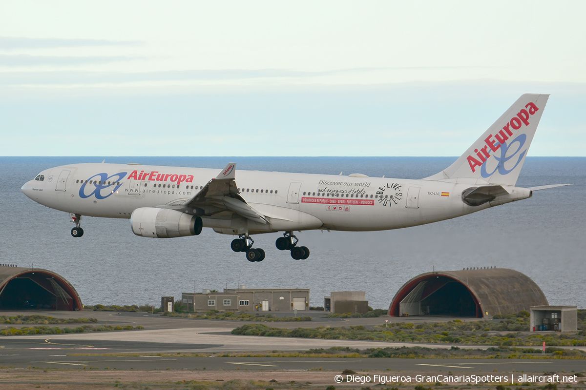 EC-LVL (461) 2002 Airbus A330-243