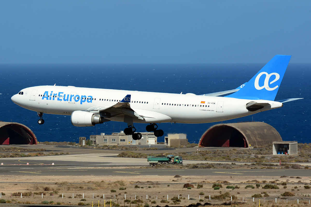 EC-KOM (cn 0931) Airbus A330-202