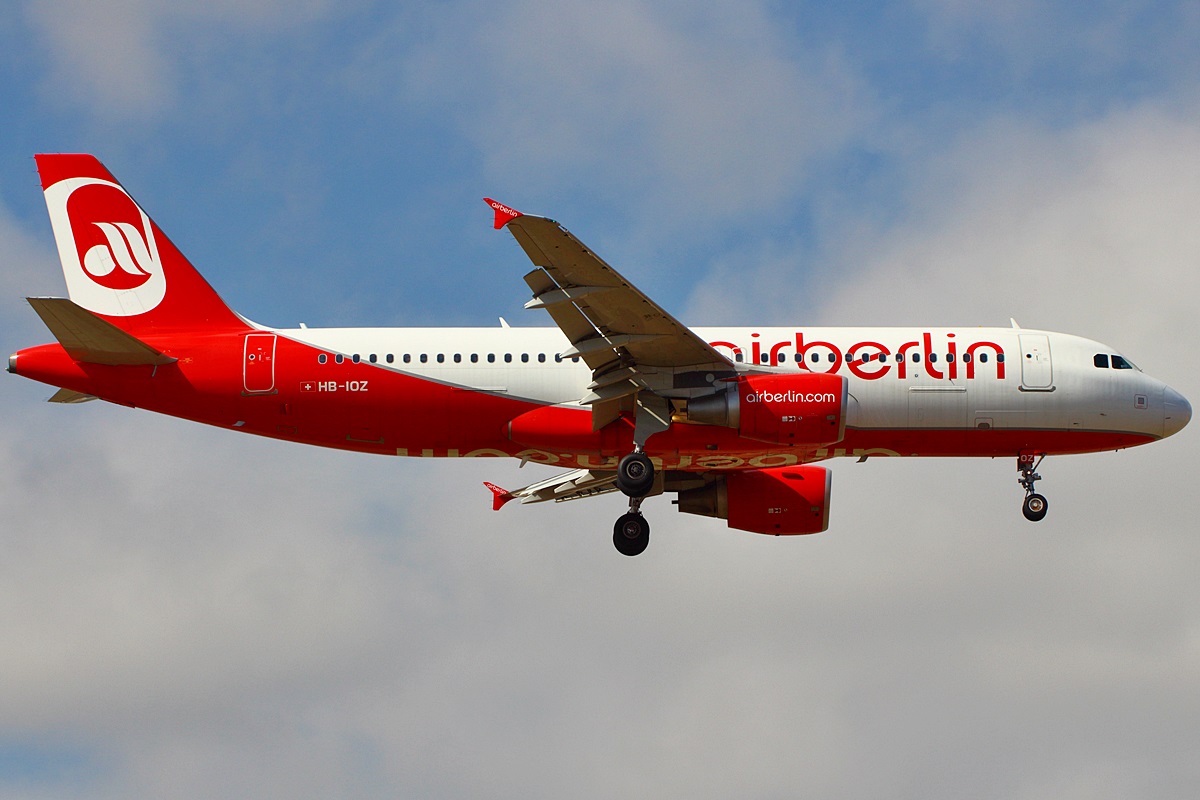 HB-IOZ, (cn 4292), Airbus A320-214