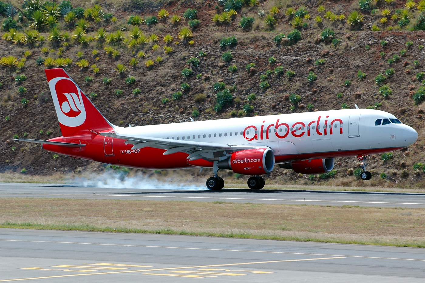 HB-IOP (4187) 2010 Airbus A320-214
