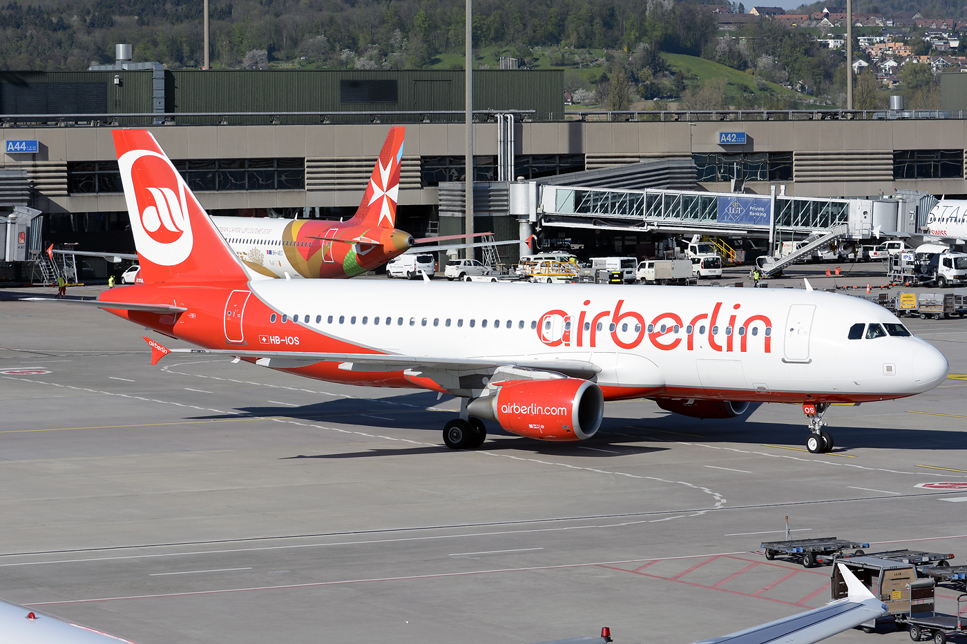 HB-IOS (2968) 2006 Airbus A320-214