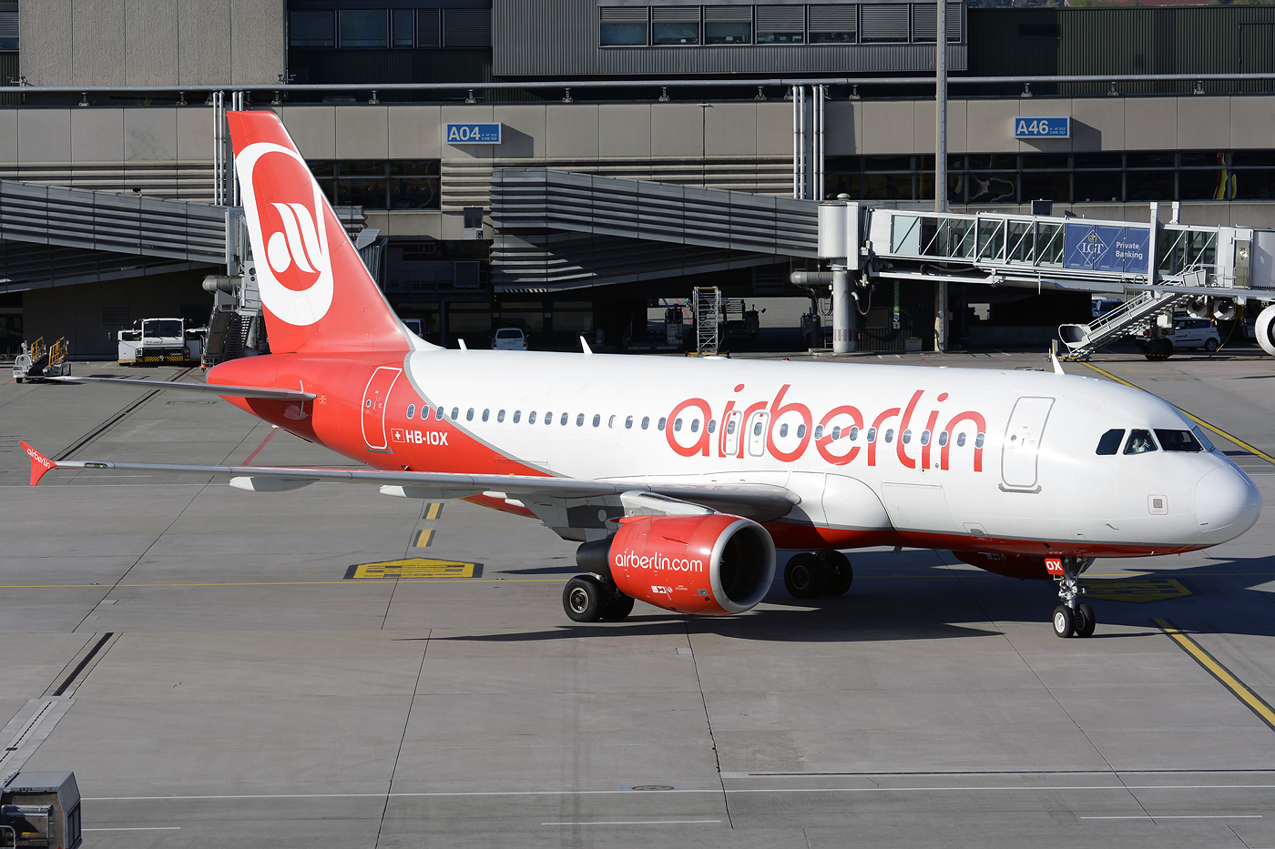 HB-IOX, (cn 3604), Airbus A319-112