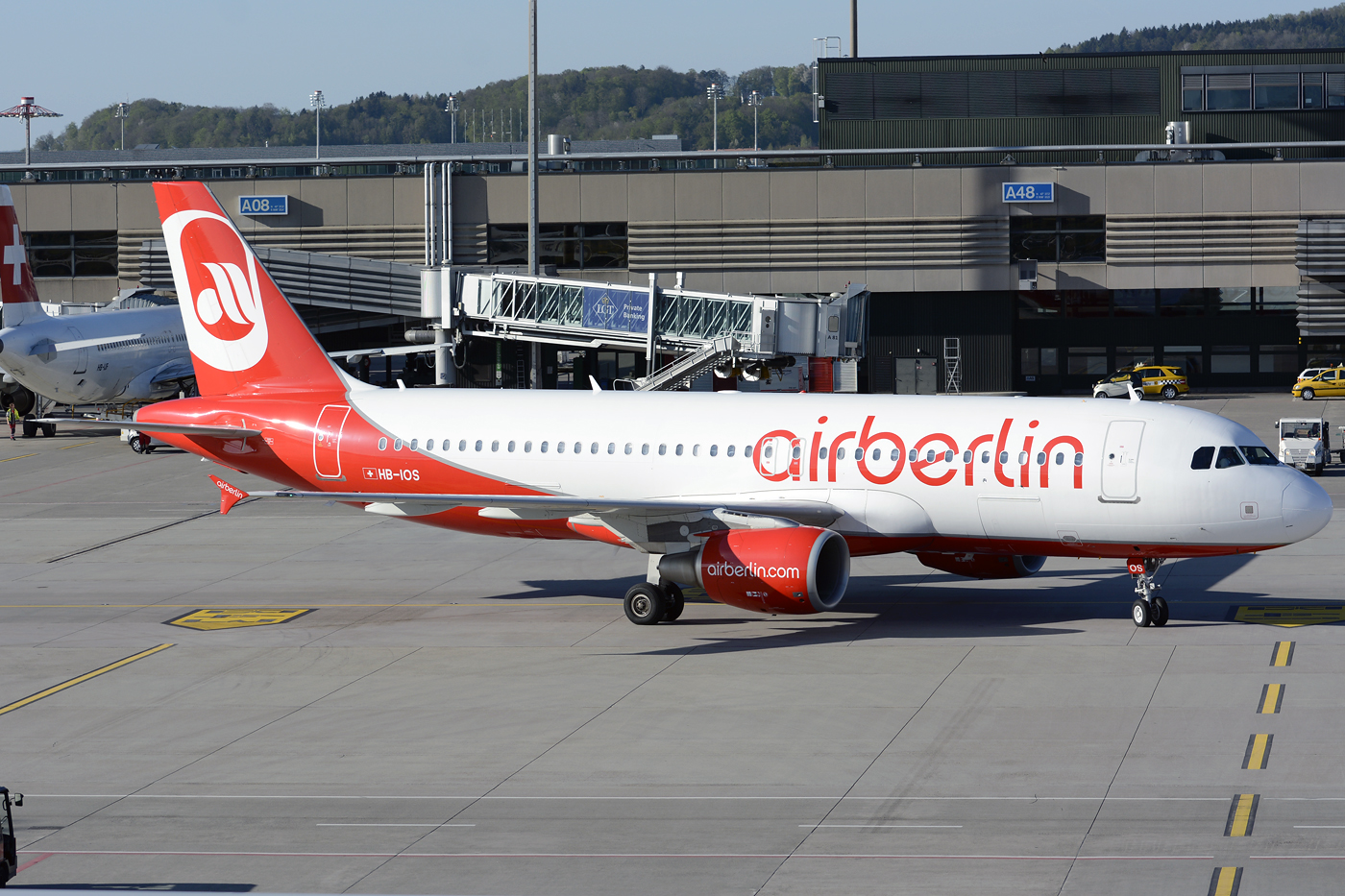 HB-IOS (2968) 2006 Airbus A320-214