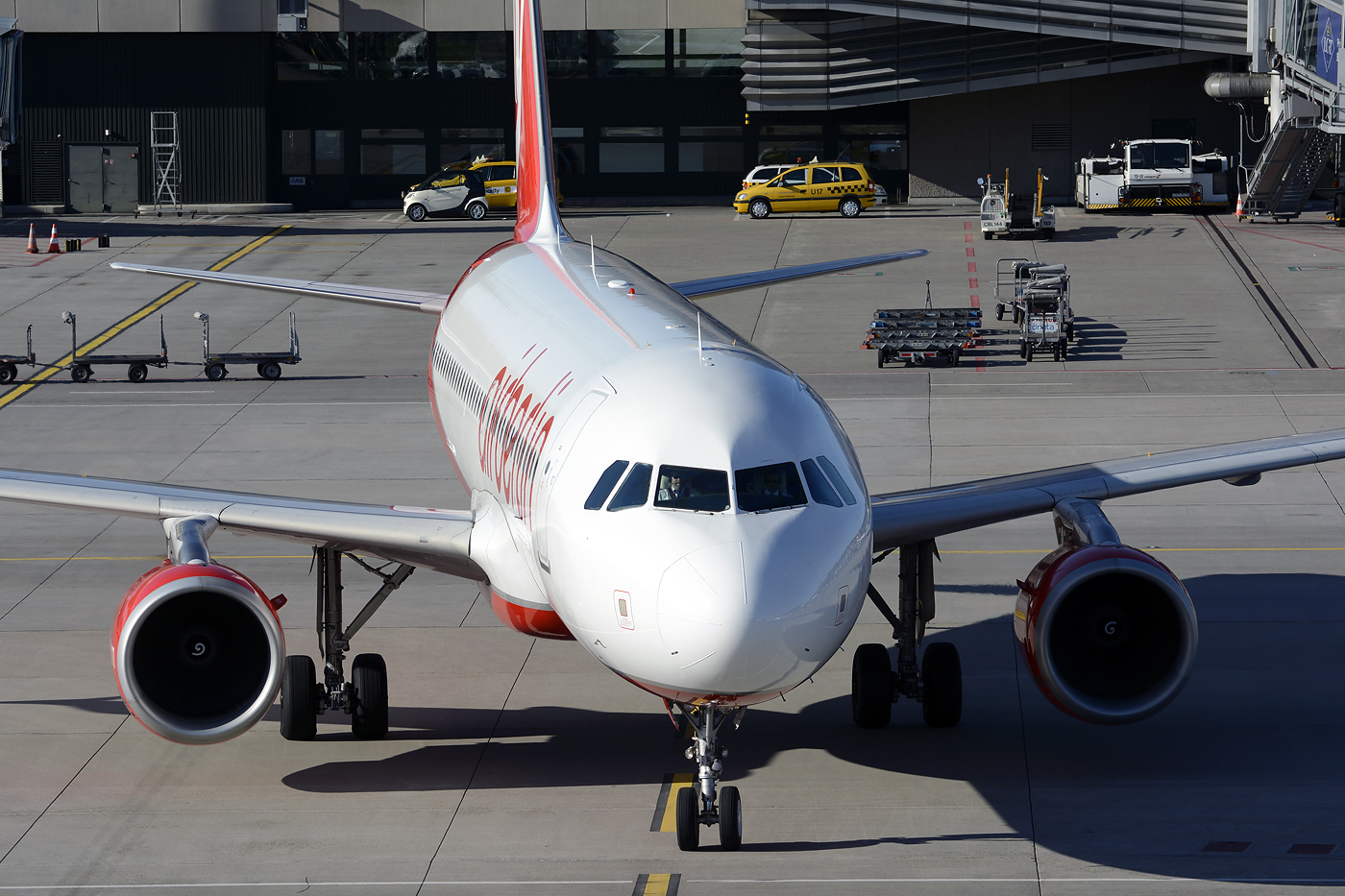 HB-IOS (2968) 2006 Airbus A320-214