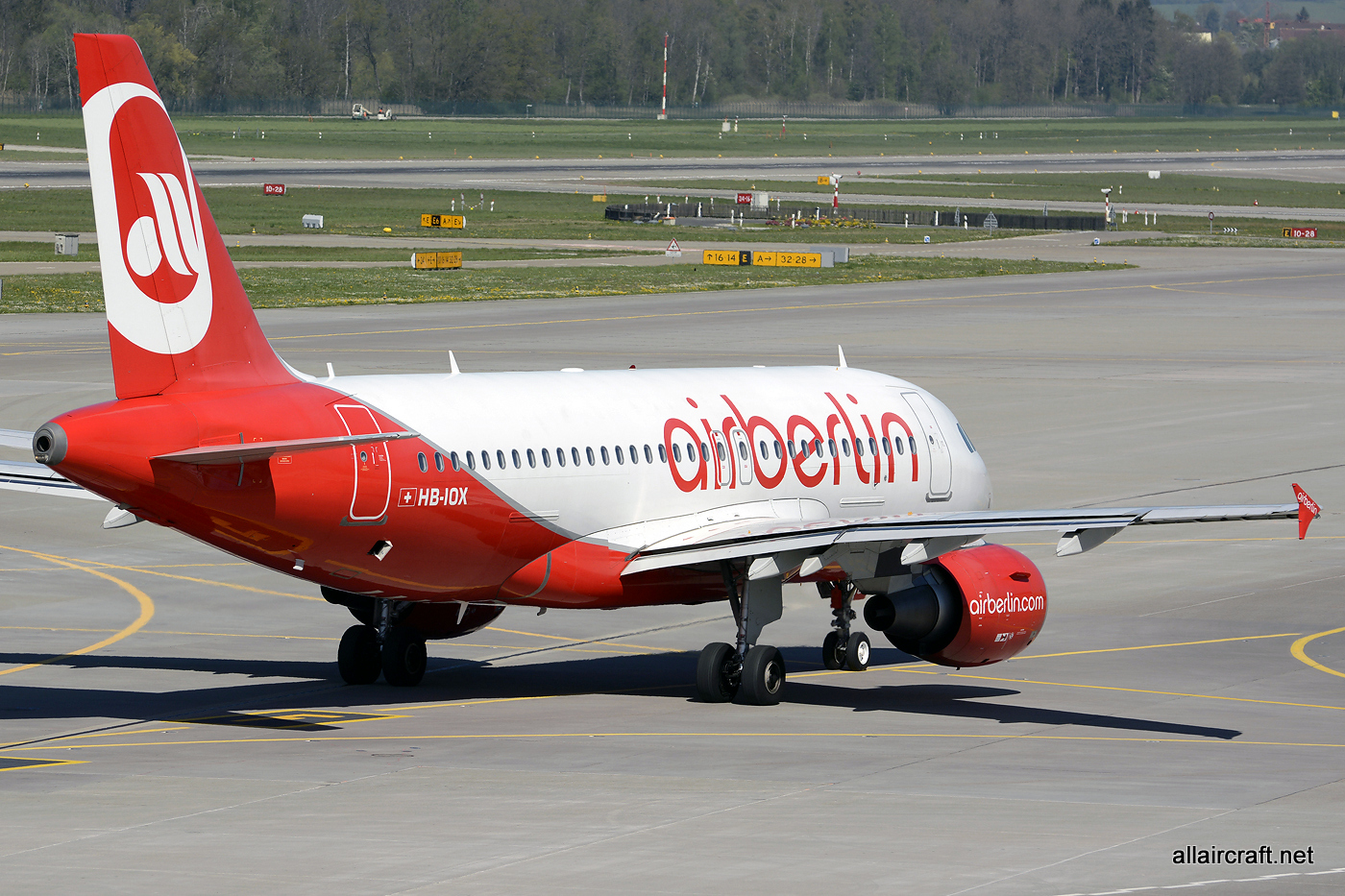 HB-IOX, (cn 3604), Airbus A319-112