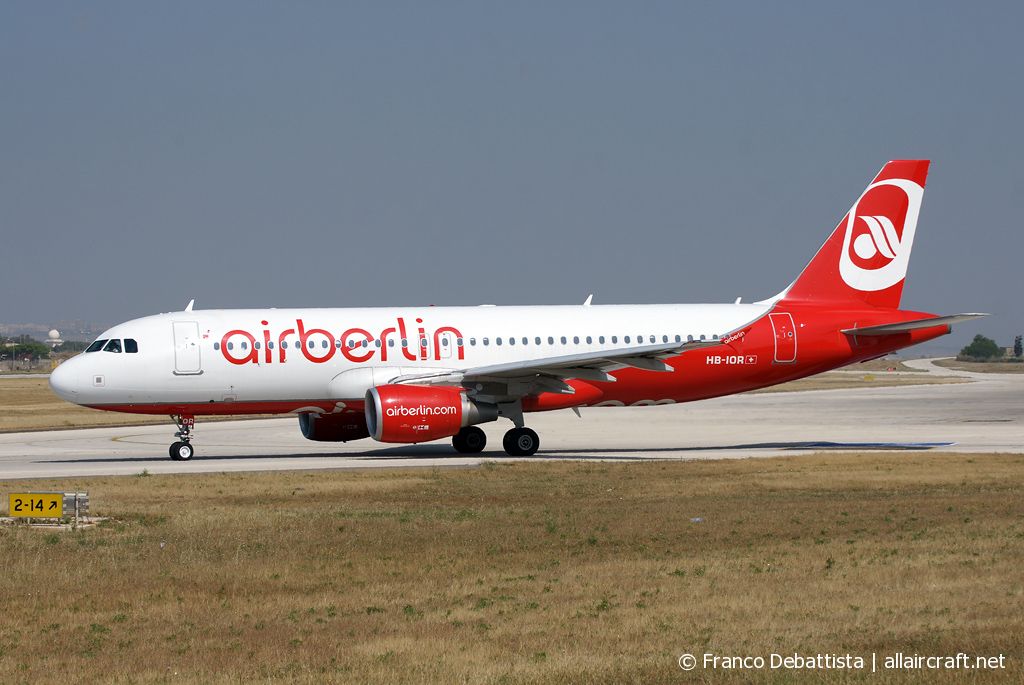 HB-IOR (4033) 2009 Airbus A320-214