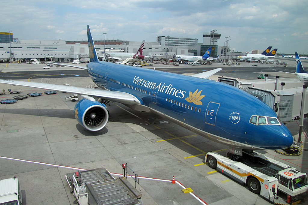 VN-A141 (28688) 2003 Boeing 777-2Q8(ER)
