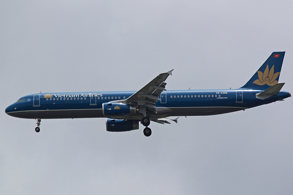 VN-A399, (cn 5438), Airbus A321-231
