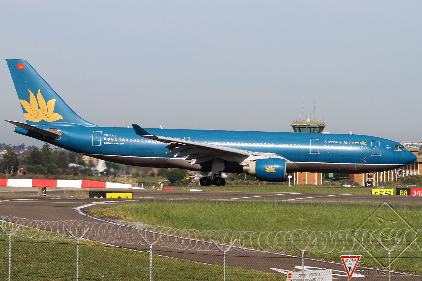 VN-A372 (294) 1999 Airbus A330-223