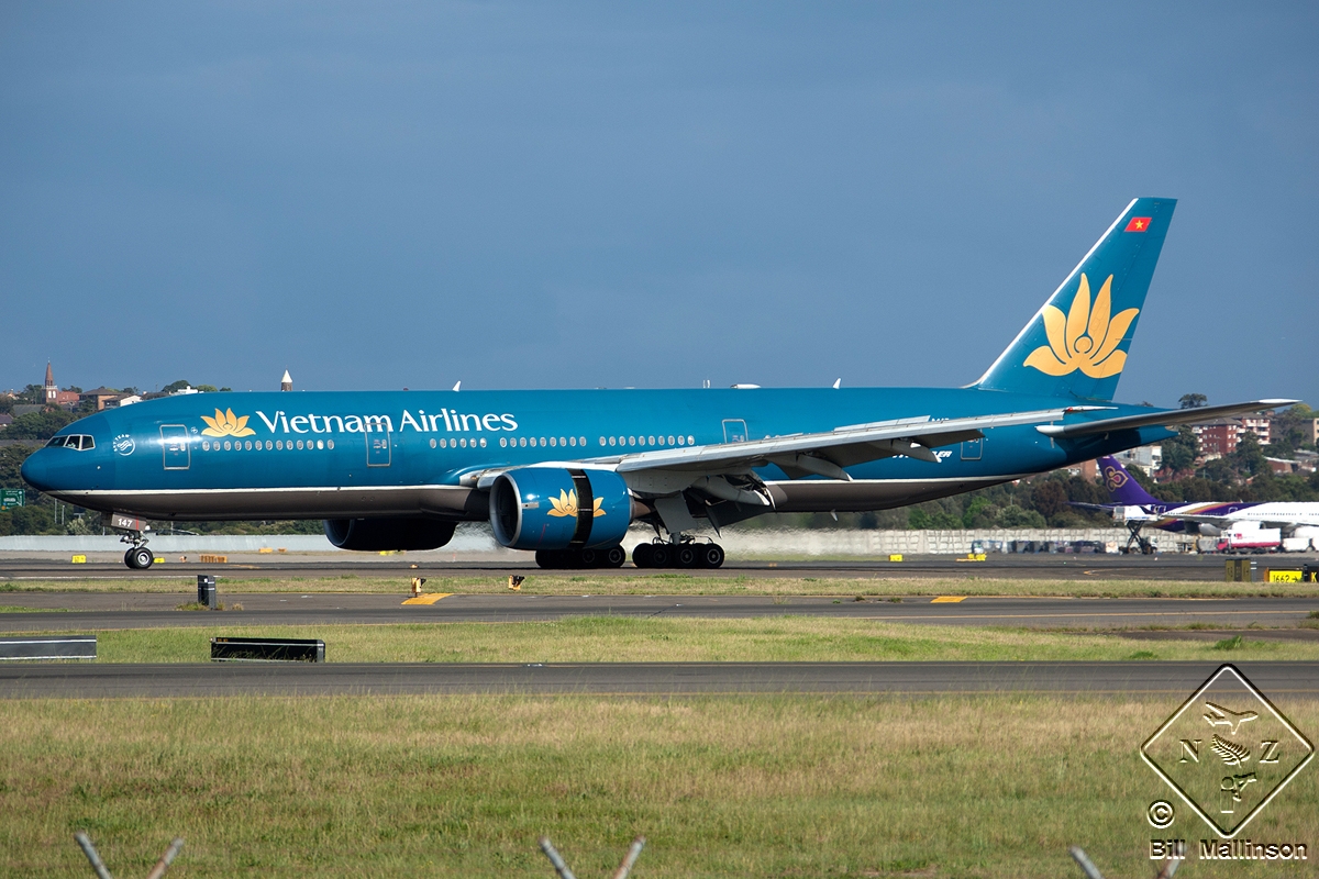 VN-A147 (27607) 1998 Boeing 777-2Q8(ER)