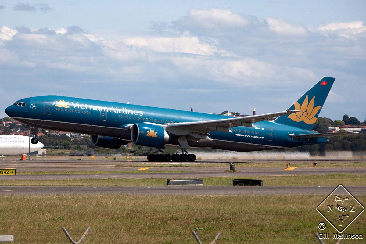 VN-A147 (27607) 1998 Boeing 777-2Q8(ER)
