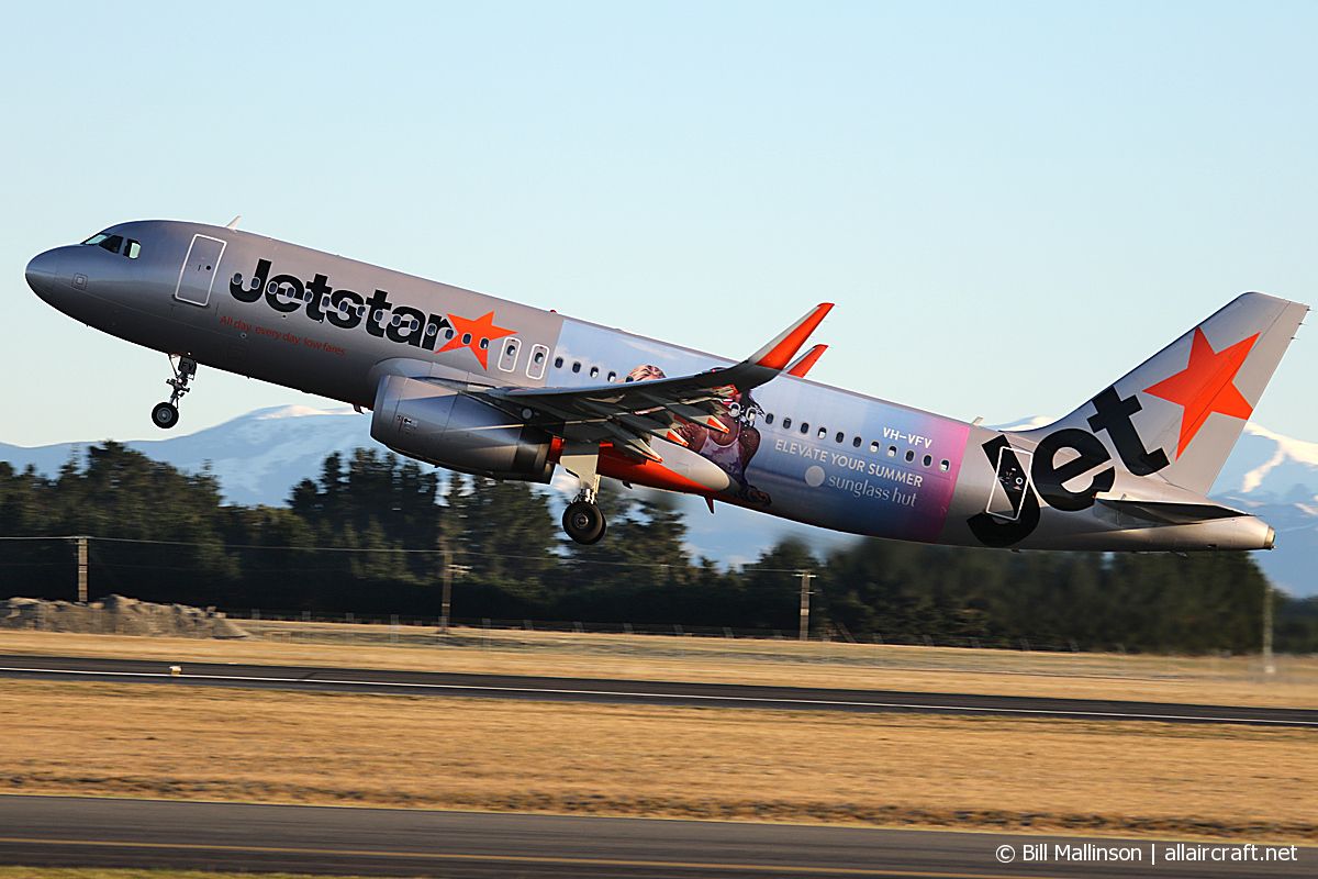 VH-VFV (5858) 2013 Airbus A320-232(WL)