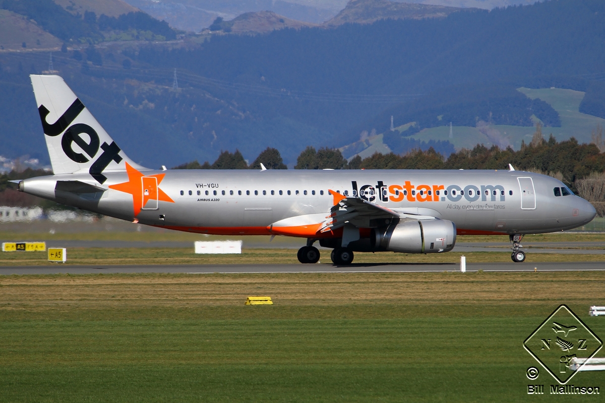VH-VGU, (cn 4245), Airbus A320-232