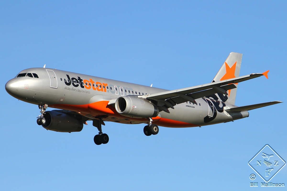 VH-VGU, (cn 4245), Airbus A320-232