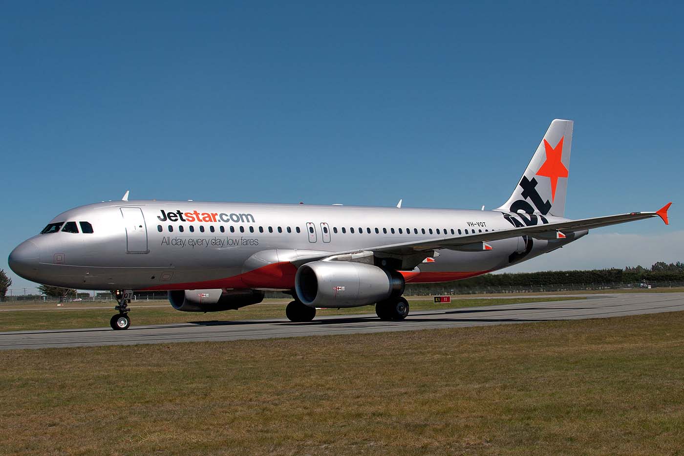 VH-VQT, (cn 2475), Airbus A320-232
