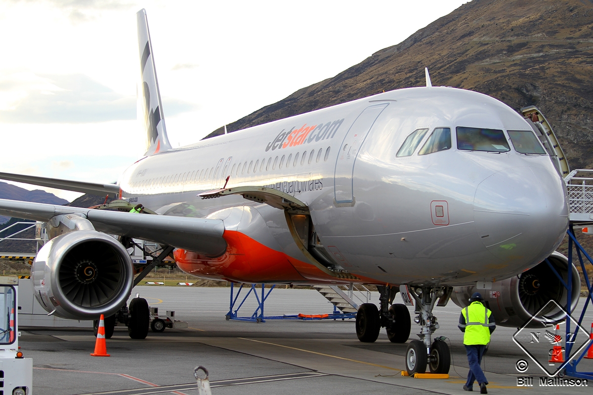 VH-VQU, (cn 2455), Airbus A320-232