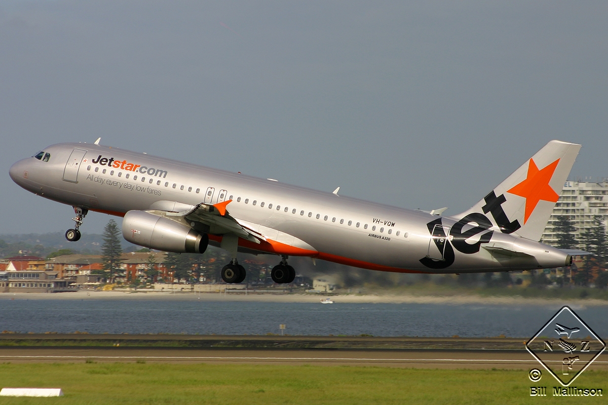VH-VQW (2329) 2004 Airbus A320-232
