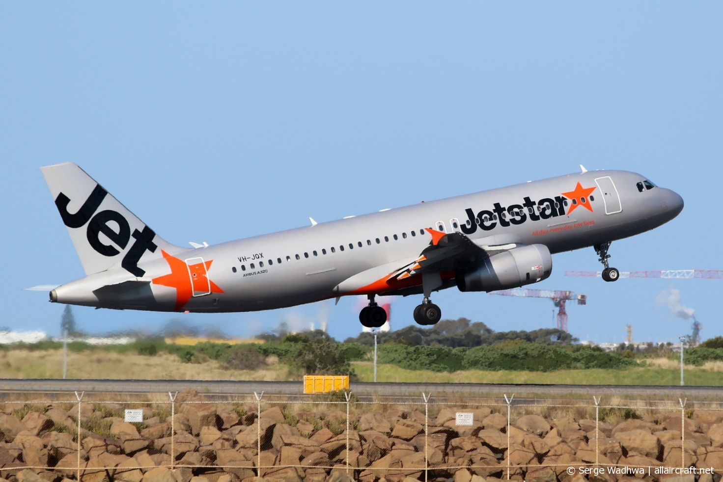 VH-JQX (2197) 2004 Airbus A320-232