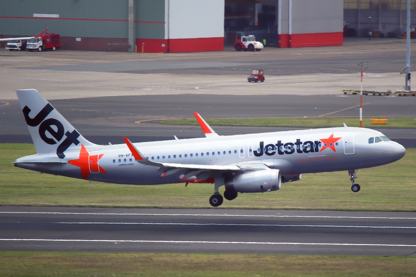 VH-VFX (5871) 2013 Airbus A320-232