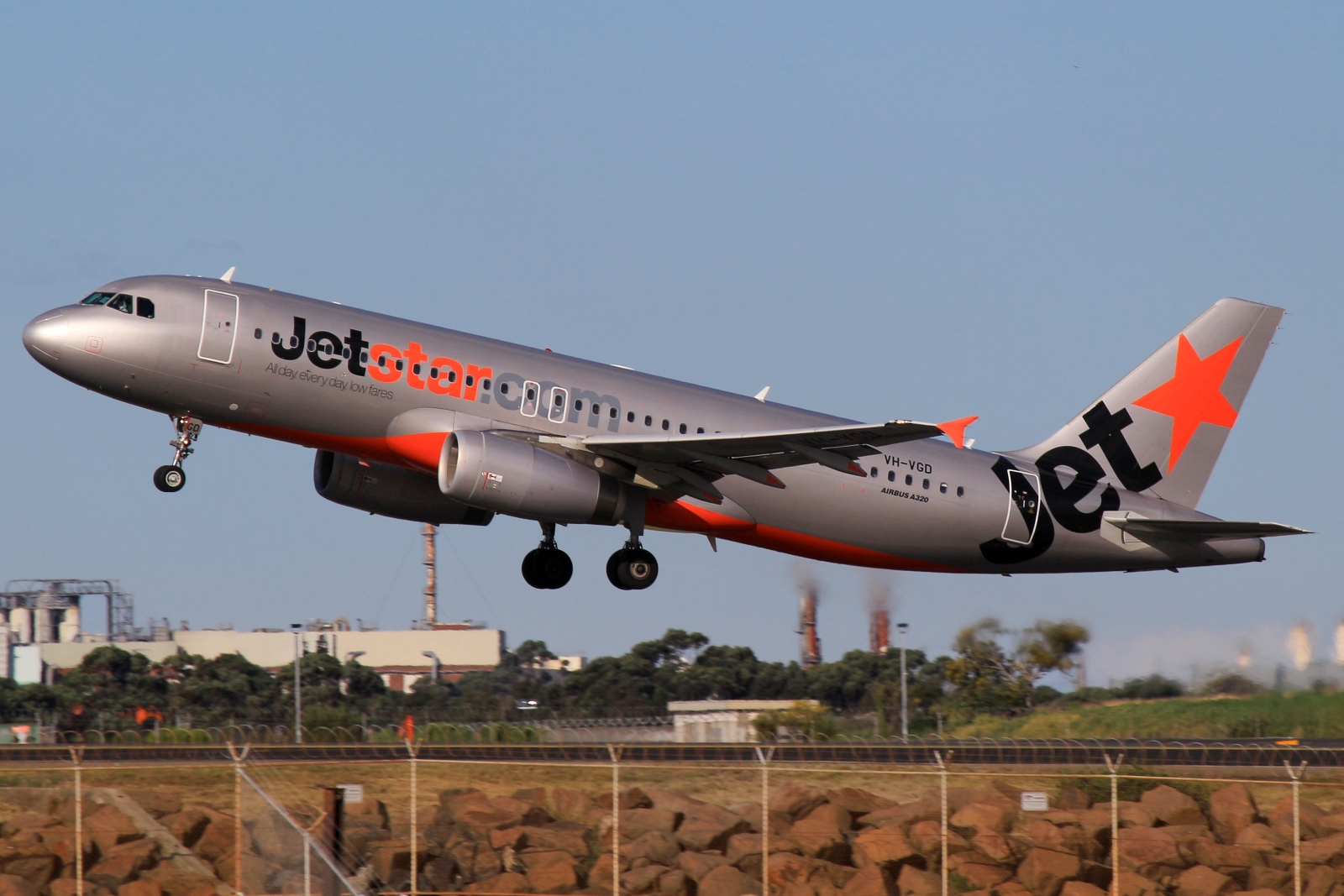 VH-VGD (4527) 2010 Airbus A320-232