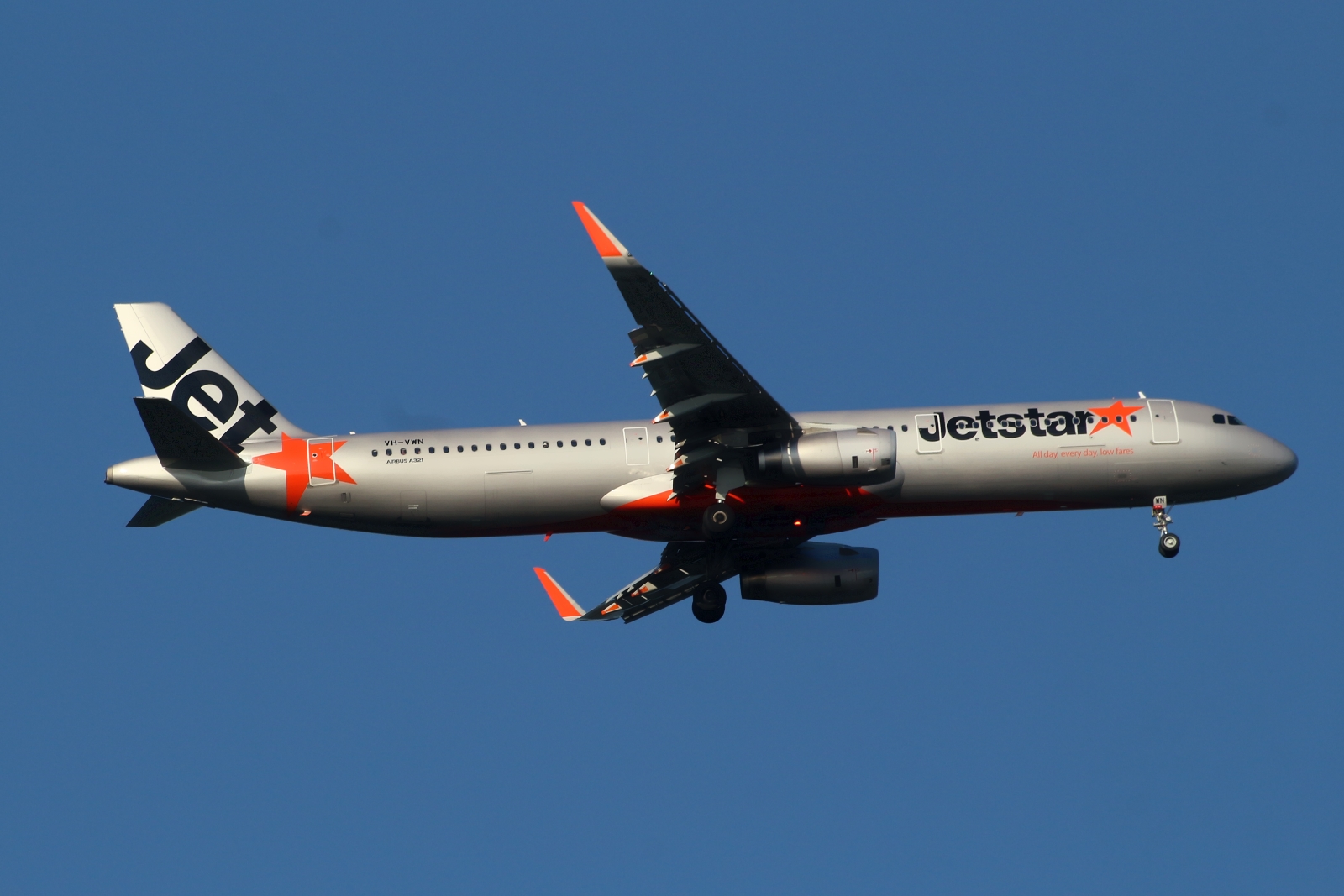 VH-VWN (7438) 2016 Airbus A321-231(WL)