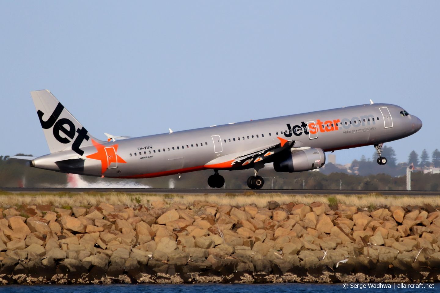 VH-VWW (3916) 2009 Airbus A321-231