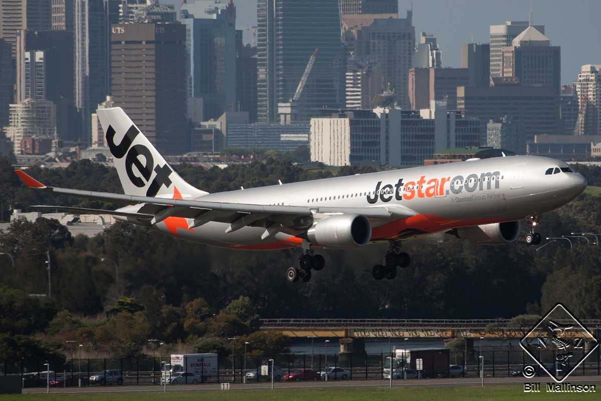 VH-EBE (842) 2007 Airbus A330-202