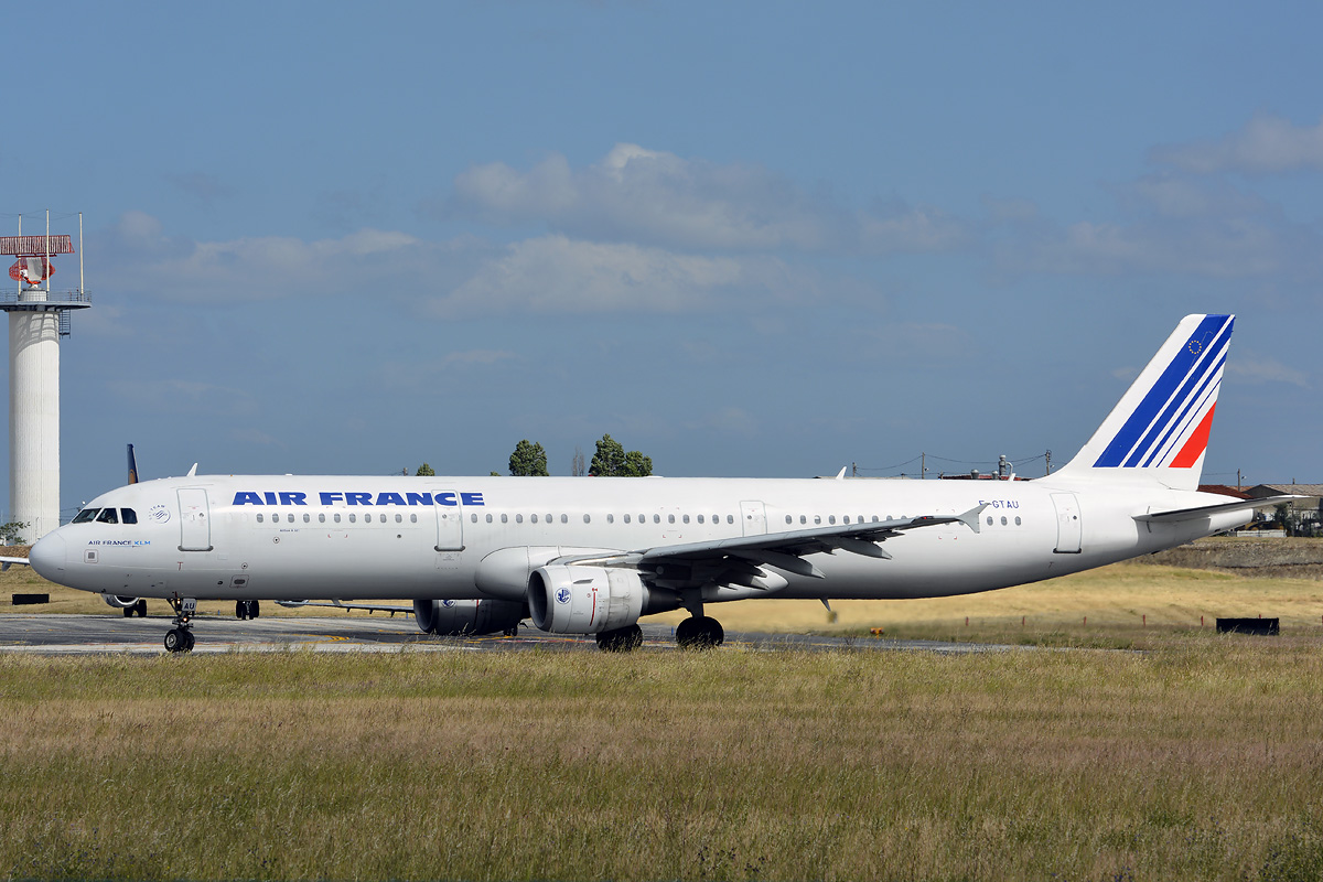 F-GTAU (3814) 2009 Airbus A321-212