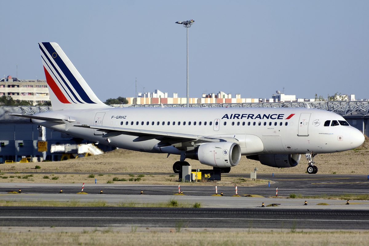 F-GRHZ (1622) 2001 Airbus A319-111