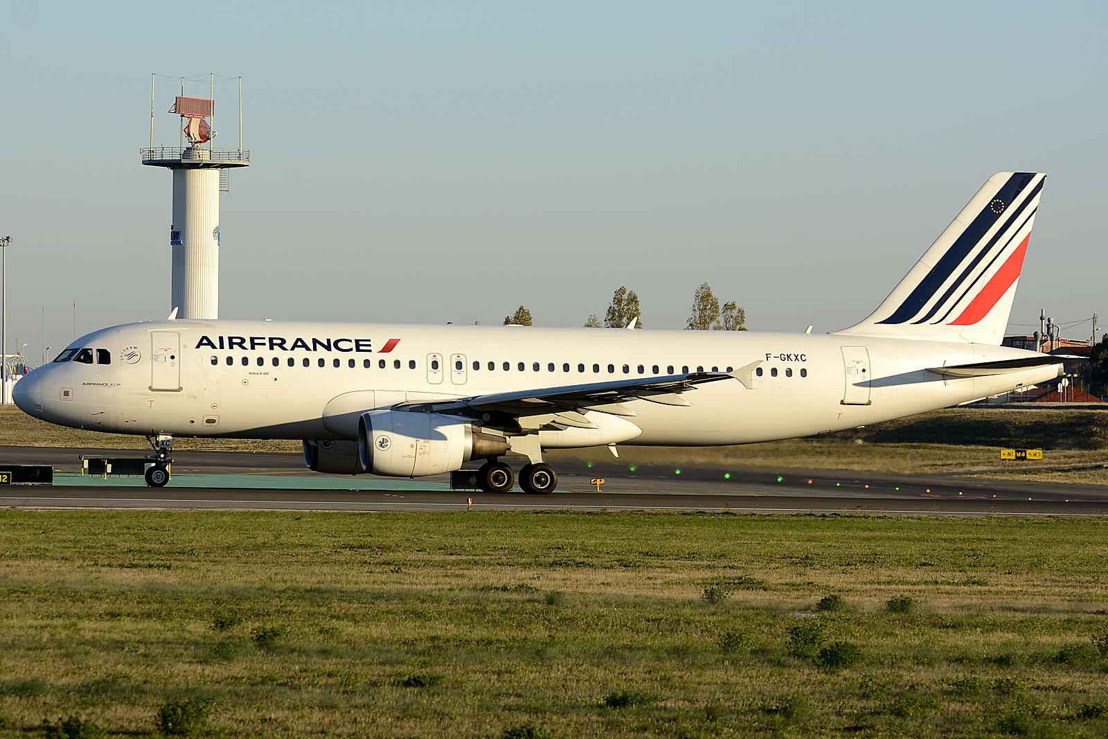 F-GKXC (1502) 2001 Airbus A320-214