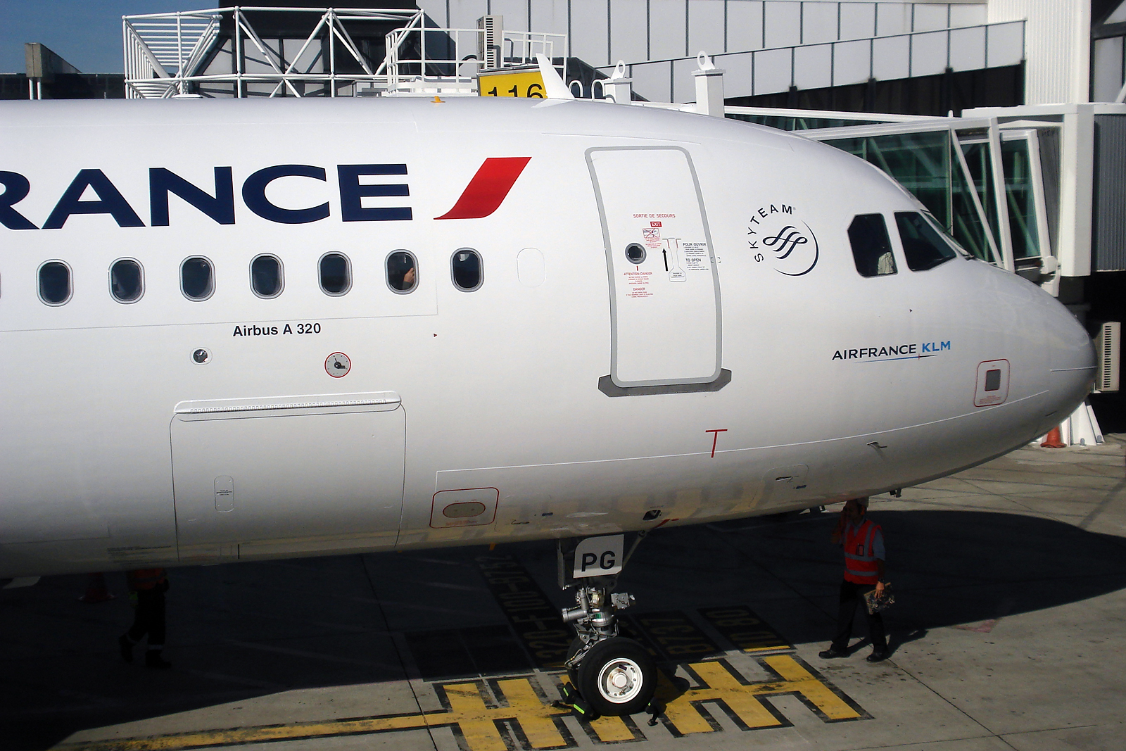 F-HEPG (5802) 2013 Airbus A320-214(WL)