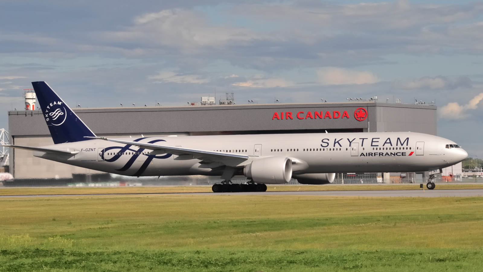 F-GZNT (cn 38705) Boeing 777-328ER
