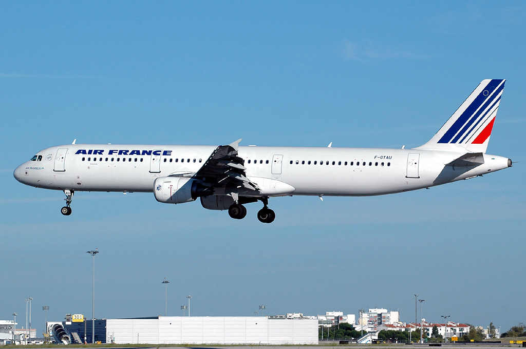 F-GTAU (3814) 2009 Airbus A321-212
