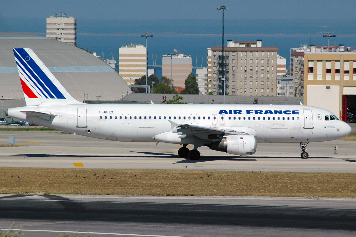 F-GFKX (228) 1991 Airbus A320-211