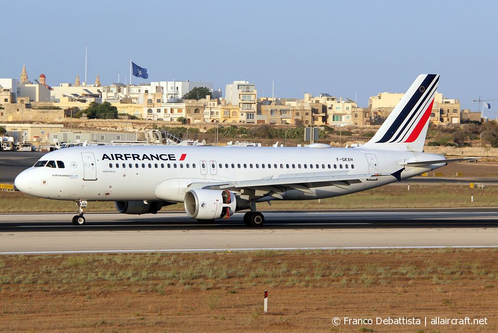 F-GKXH (1924) 2002 Airbus A320-214