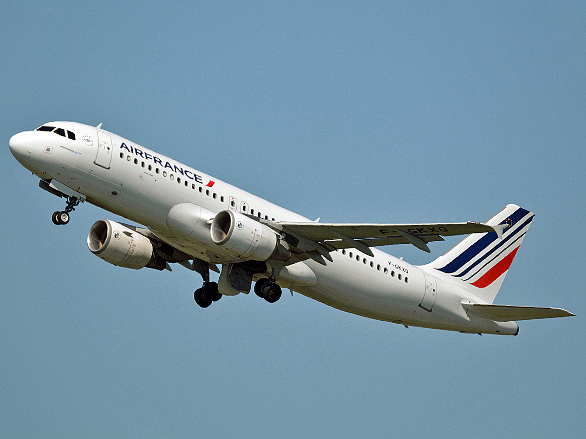 F-GKXQ (3777) 2009 Airbus A320-214